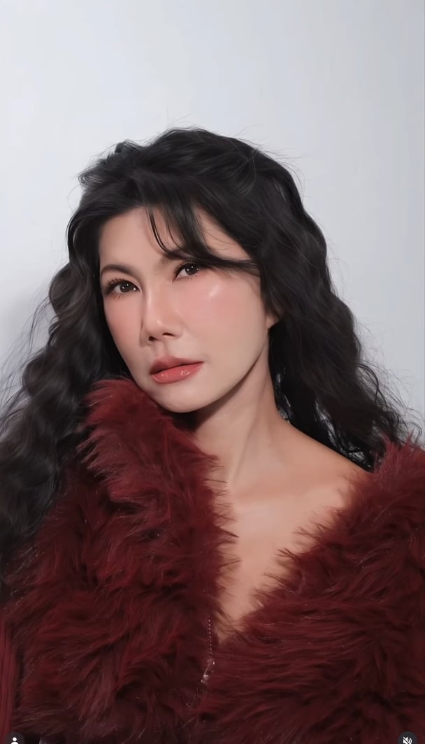 สวยจริงคนนี้ ภาพล่าสุดดาราดัง ในวัย 60 กะรัต ความสวยเหมือนถูกสตาฟไว้