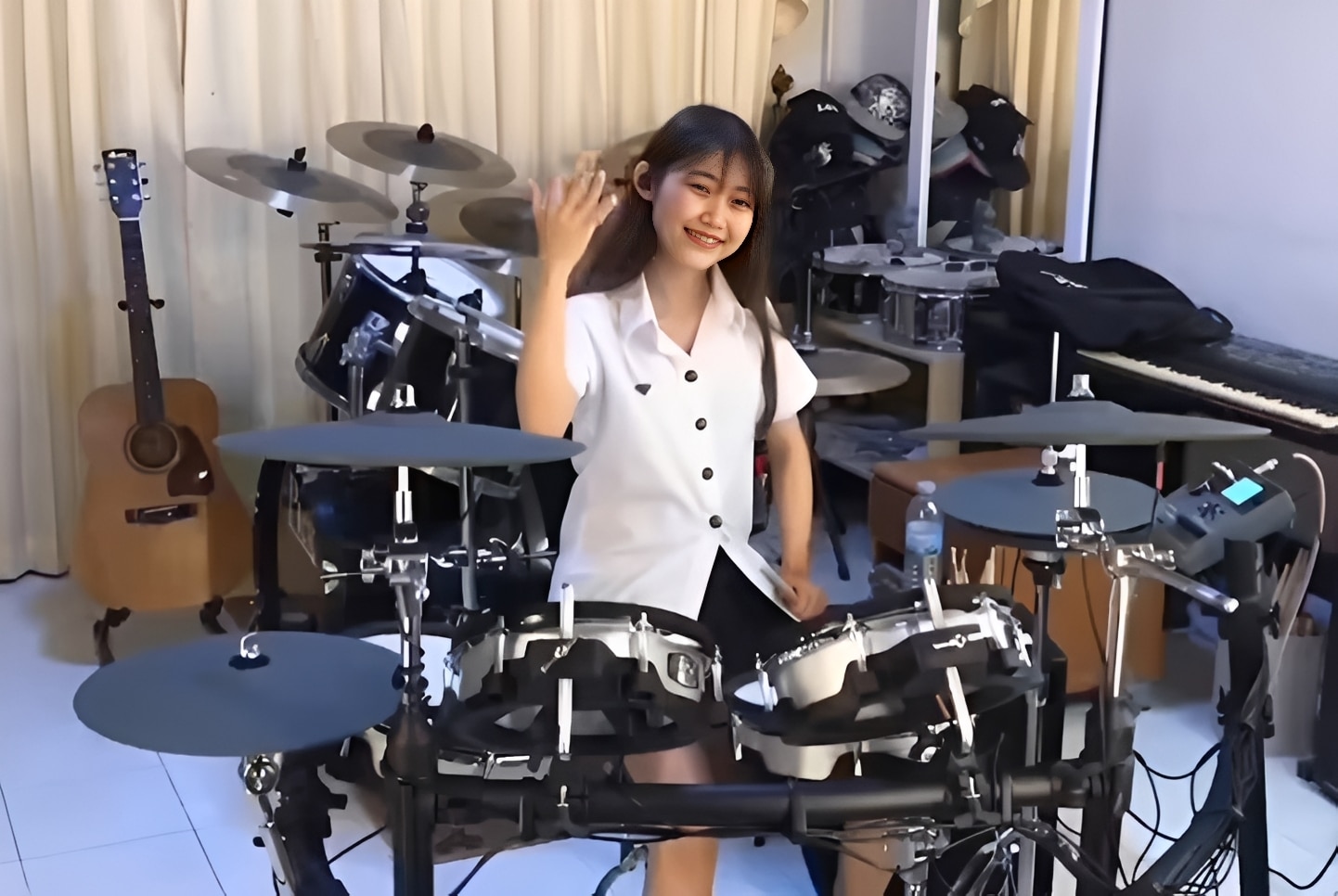 สุดสลดใจ มือกลองสาว จากซุปเปอร์เท็น เพิ่มกลับจากป้อนข้าวพ่อที่โรงพยาบาล
