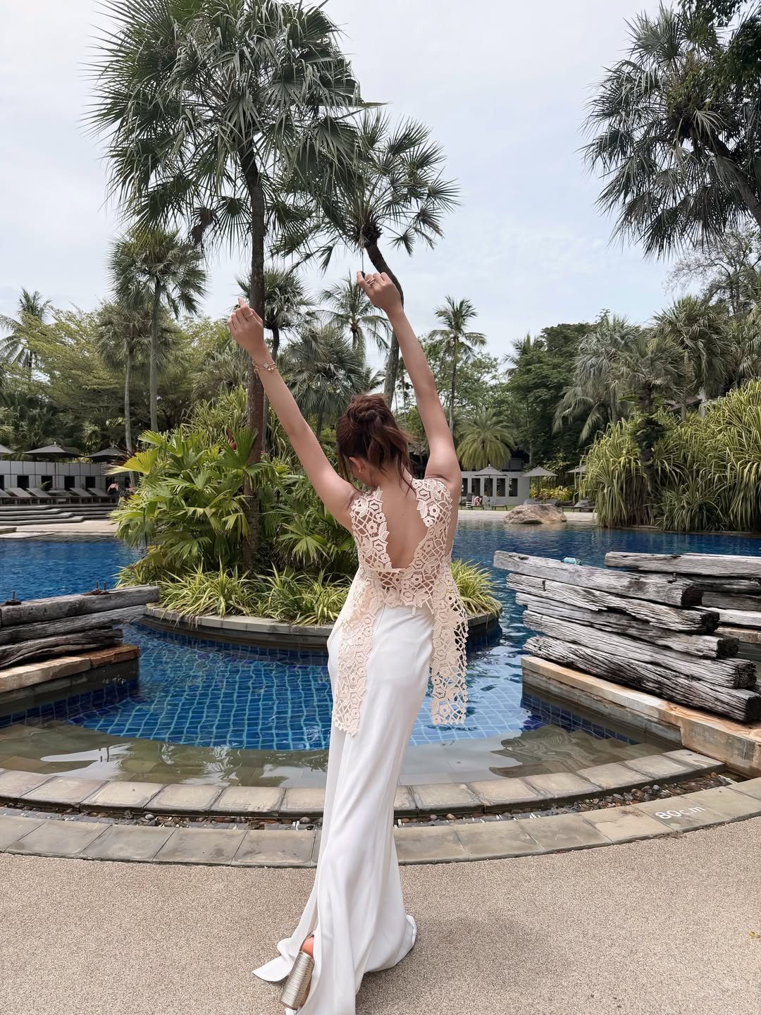 เปิดภาพ มายด์ ณภศศิ กับชุดมาทะเลแบบไม่โป๊ ลุคนี้สวยแพงมาก สมเป็นว่าที่สะใภ้โบนันซ่า