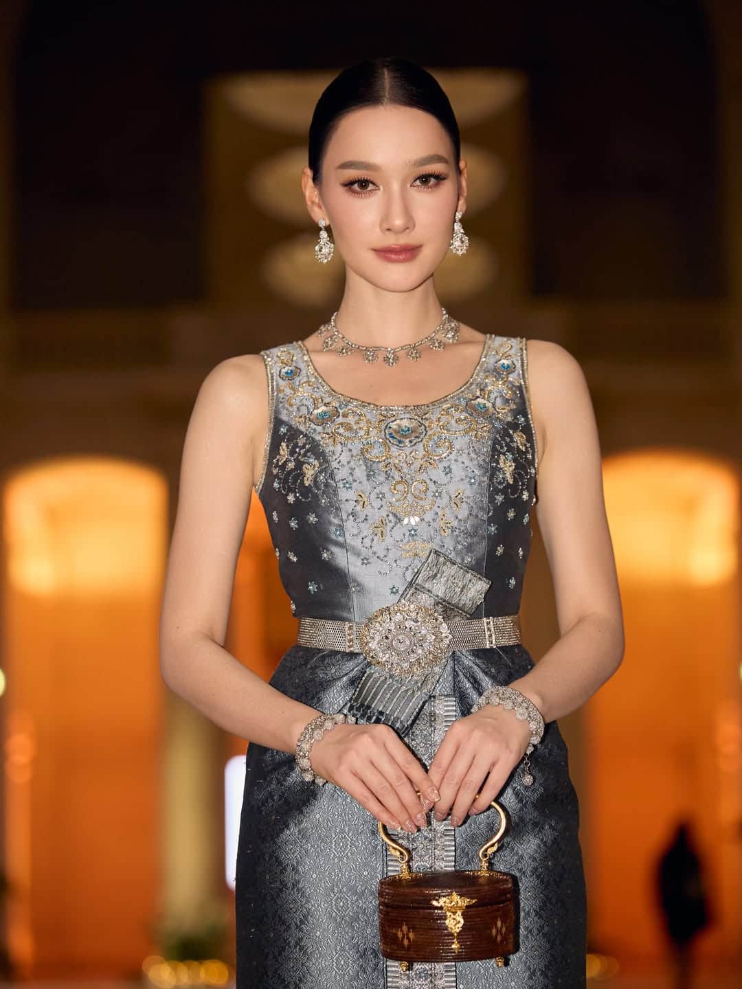 ไม่ทำให้ผิดหวัง เดียร์น่า พาชุดไทยอวดสายตาโลก สะกดทุกมุมมอง