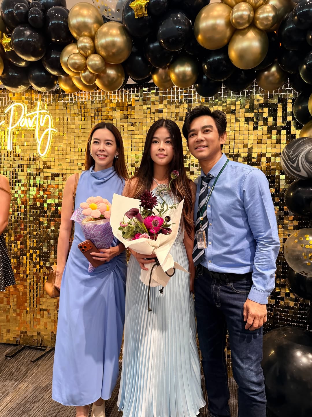 โตไวมาก! น้องโสน ลูกสาว มอส ปฏิภาณ ภาพล่าสุดเป็นสาวไฮสคูลแล้ว สวยสะพรั่งกลางงานโรงเรียน