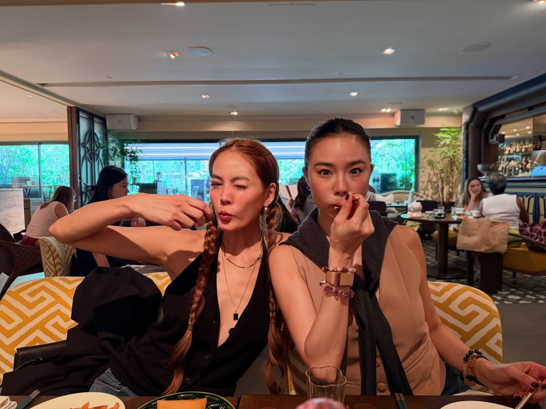 โซเชียลฮือฮา! เจนี่ โพสต์โมเมนต์รวมตัวแก๊งนางฟ้า ทำเอาแฟนๆแห่กดไลค์