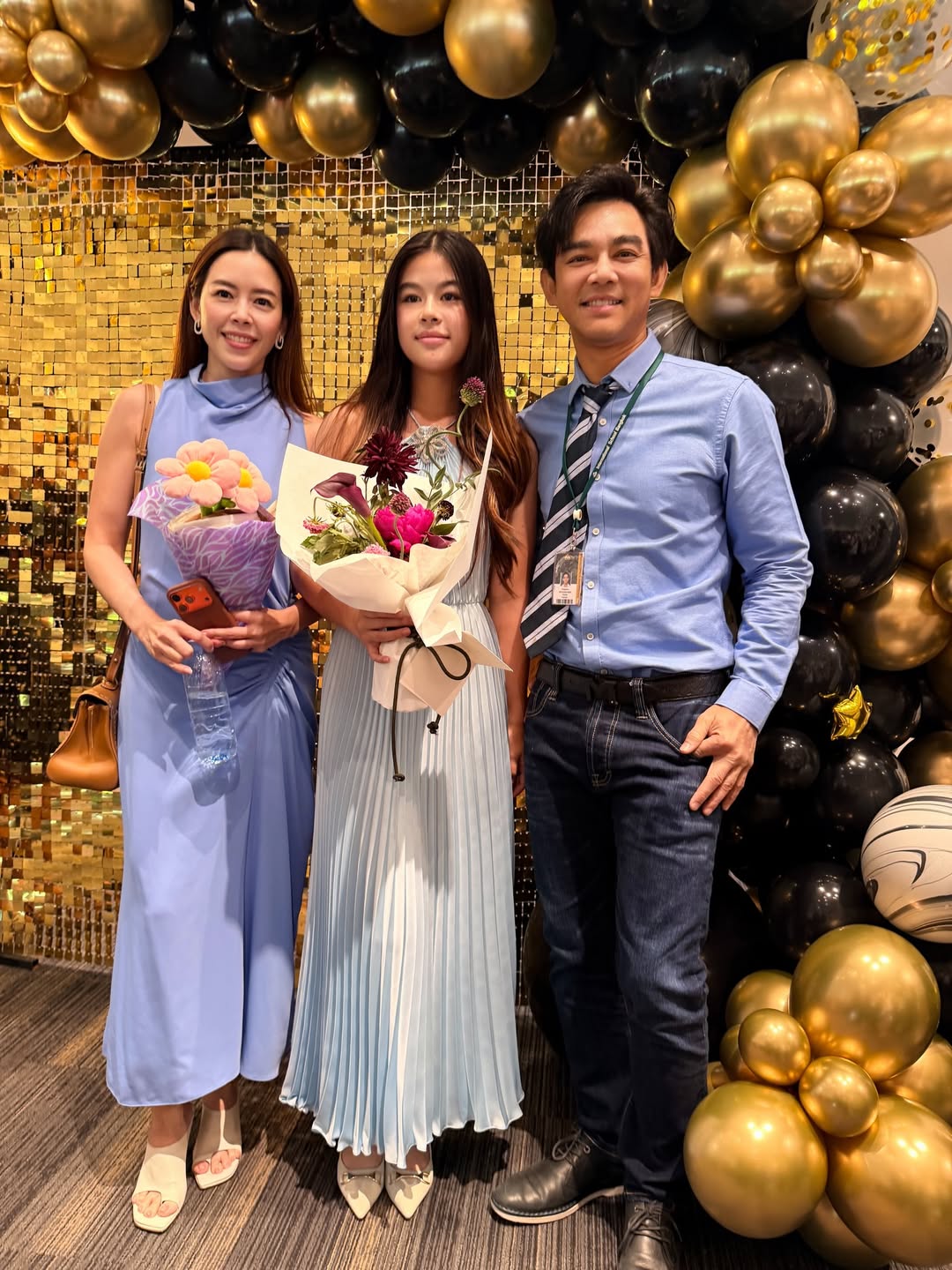 โตไวมาก! น้องโสน ลูกสาว มอส ปฏิภาณ ภาพล่าสุดเป็นสาวไฮสคูลแล้ว สวยสะพรั่งกลางงานโรงเรียน