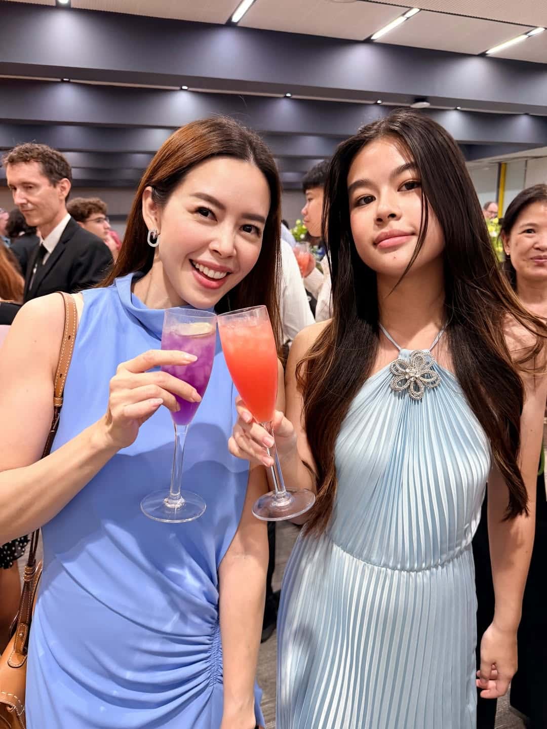 โตไวมาก! น้องโสน ลูกสาว มอส ปฏิภาณ ภาพล่าสุดเป็นสาวไฮสคูลแล้ว สวยสะพรั่งกลางงานโรงเรียน